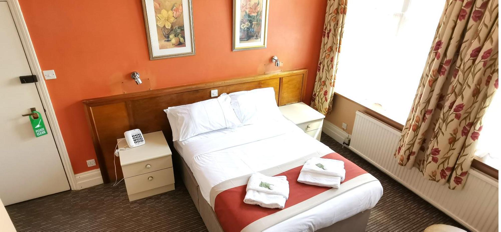 Russell Hotel Роял Тънбридж Уелс Екстериор снимка