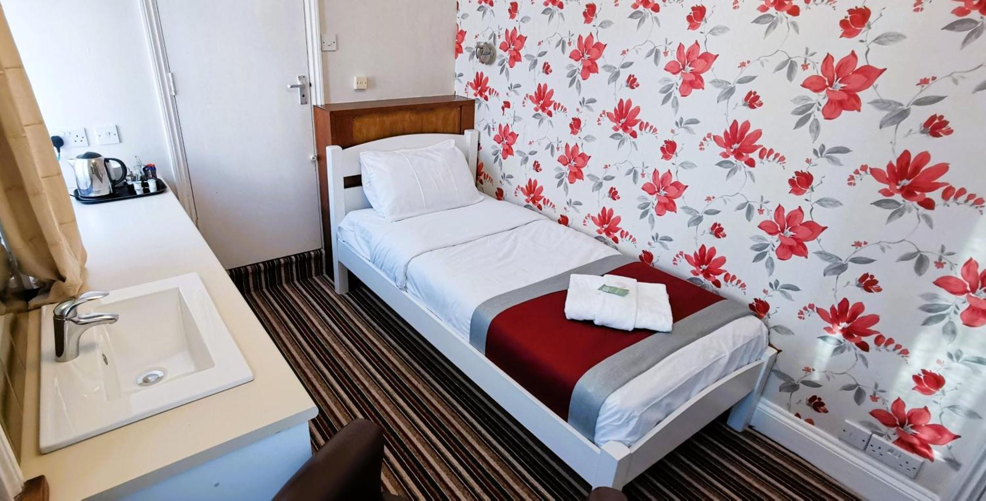 Russell Hotel Роял Тънбридж Уелс Екстериор снимка